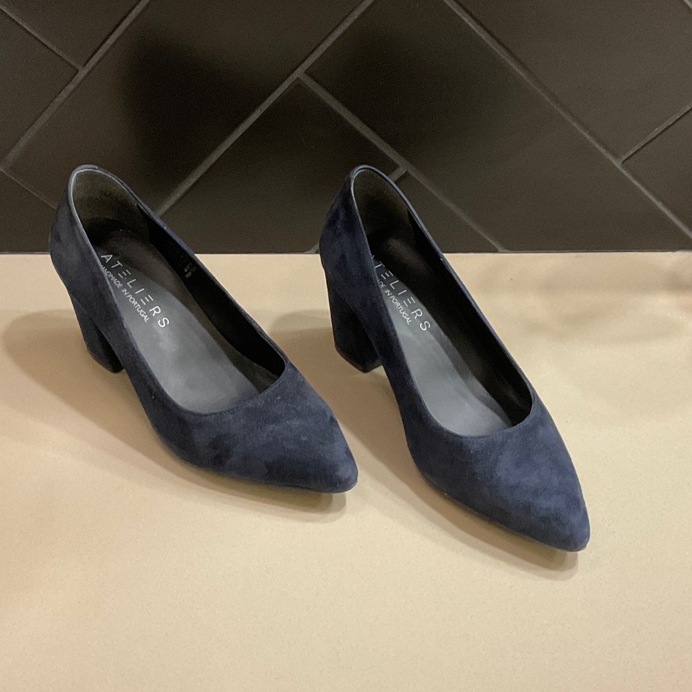 Ateliers Women's Elegant Navy Blue Suede Heels